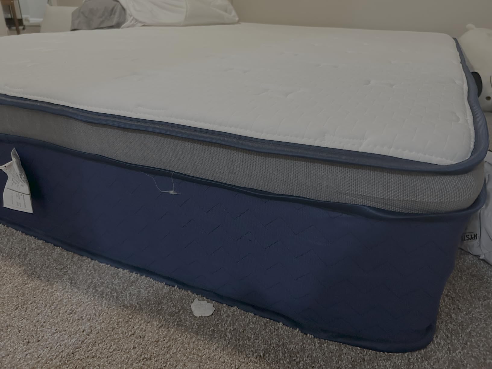 Avenco SyncDeep Queen Mattress 12 Inch, Firm Hybrid Cooling, Lumbar Support customer photo 1