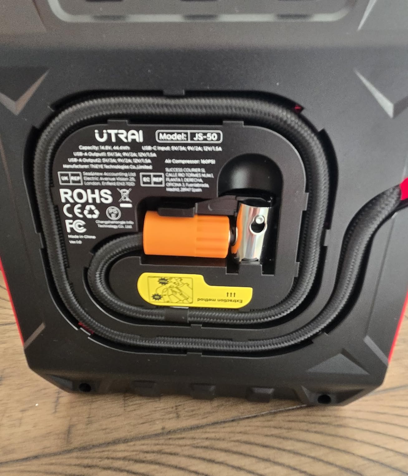 UTRAI 8000A Jump Starter with Air Compressor 160PSI for All Gas/12L Diesel customer photo 1