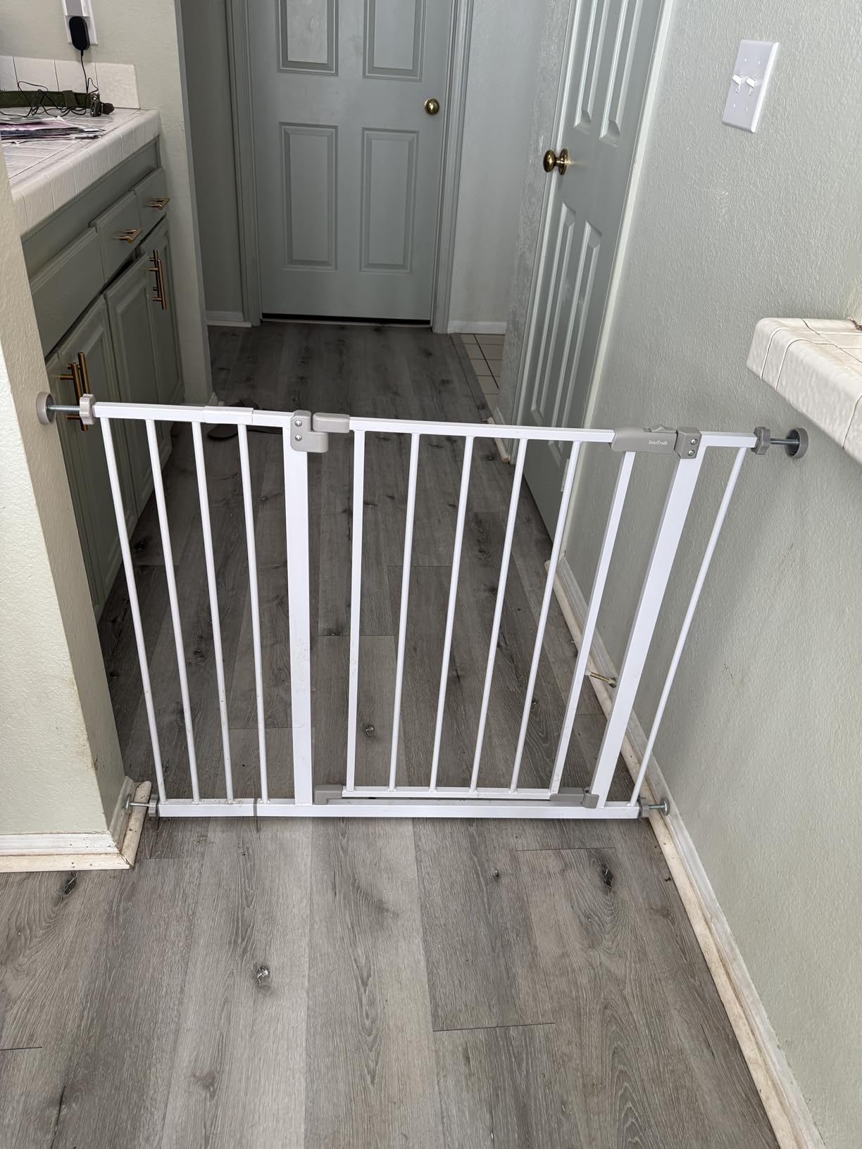 InnoTruth 29.6-39.1 in Wide Baby Gate for Stairs and Doorways, White customer photo 2