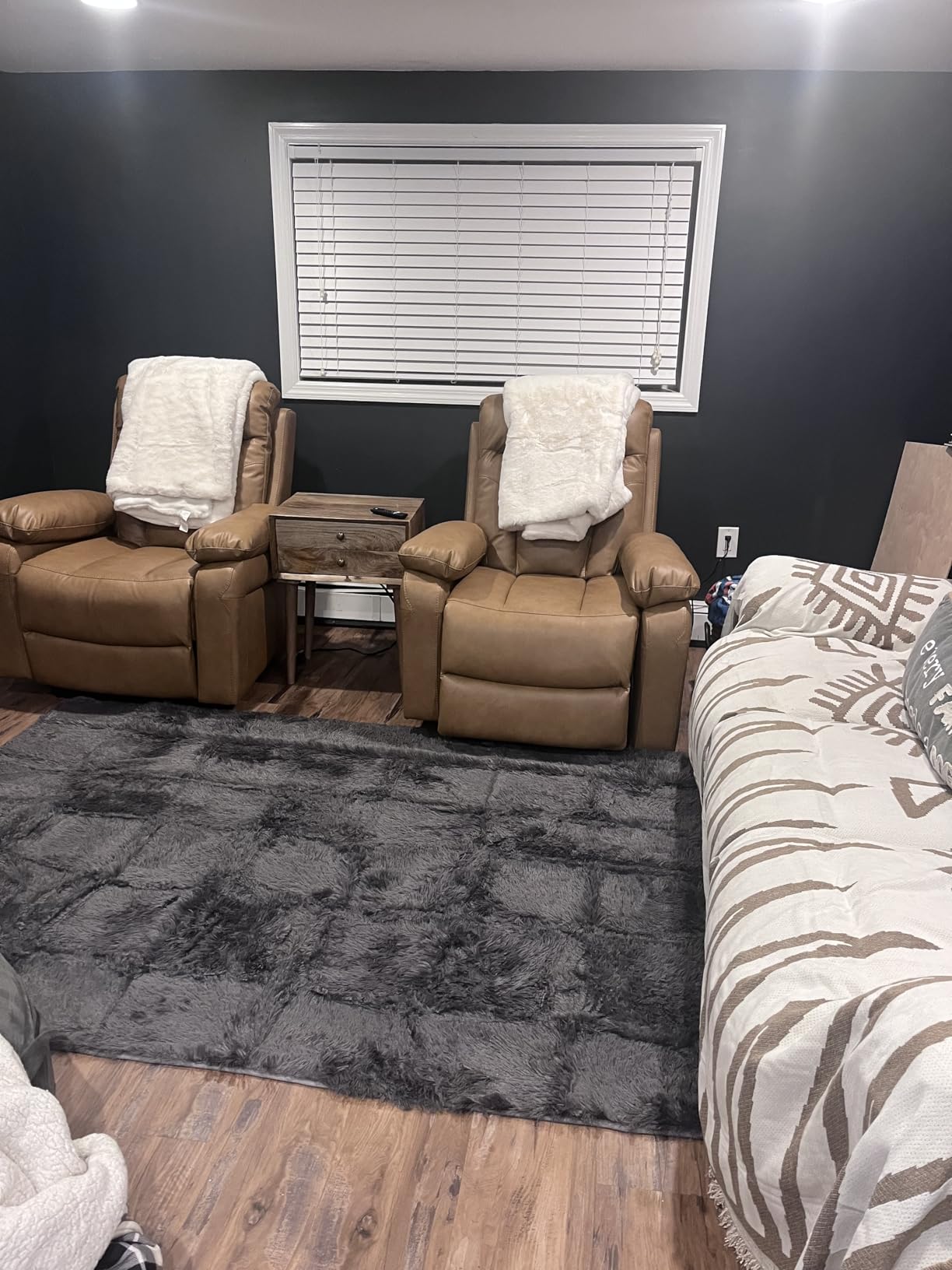 KISLOT Power Recliner Chair Wall Hugger Recliner with Adjustable Headrest and Footrest Dual Motor Electric Faux Leather Reclining Sofa with USB/Type-C Charging for RV Living Room Bedroom customer photo 2