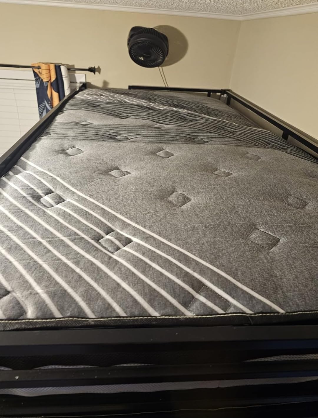 Extra Firm Queen Mattress 12 inch,Cooling Hybrid Mattress for Deep Sleep customer photo 1