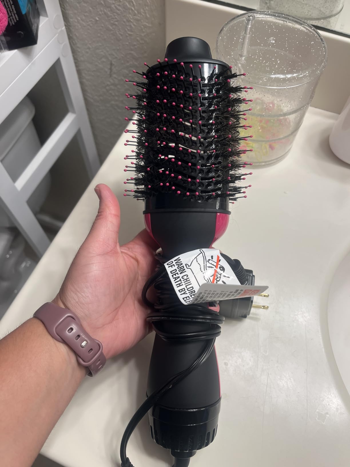 UMEELY Dual Voltage Hair Dryer Brush, Mini Travel Hot Air Blow Dryer Brush customer photo 1