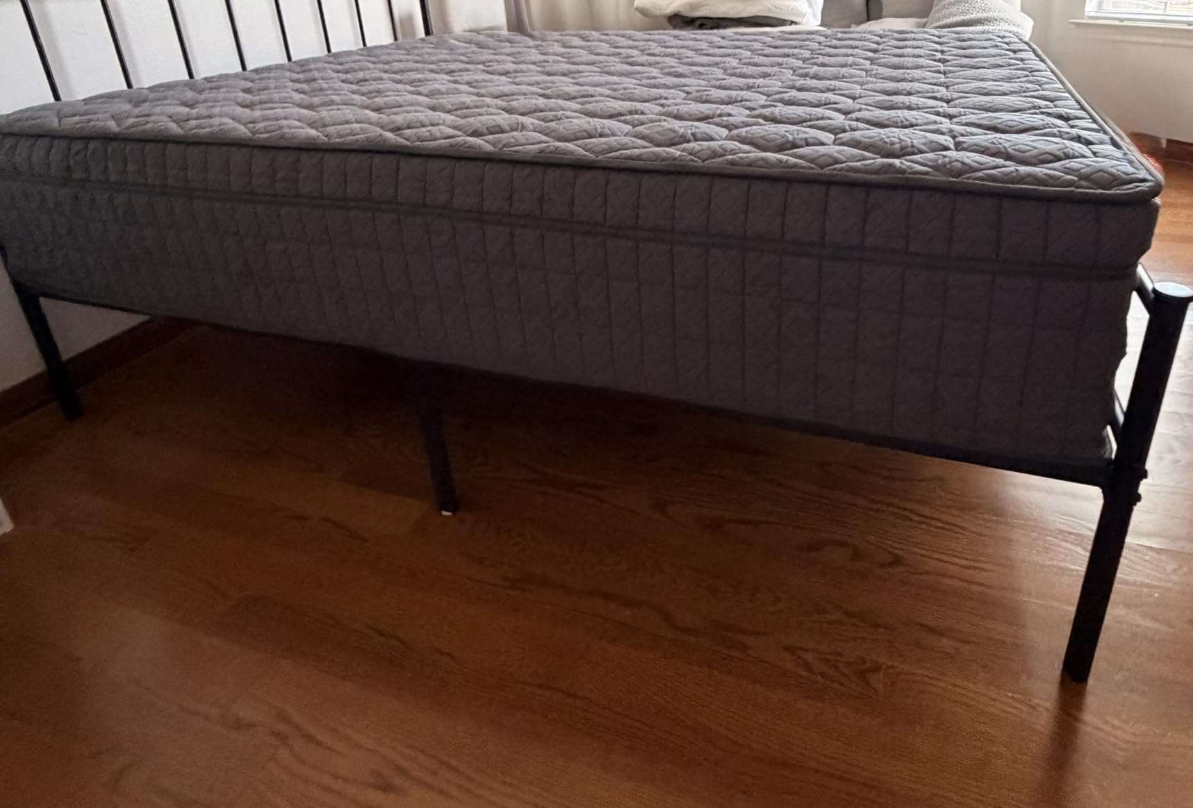 Firm Queen Mattress 12 inch for Pain and Pressure Relief, Cooling Hybrid Mattress with Extra Back and Lumbar Hip Support, Pressure and Back Pain Relief,365 Nights Trial customer photo 1