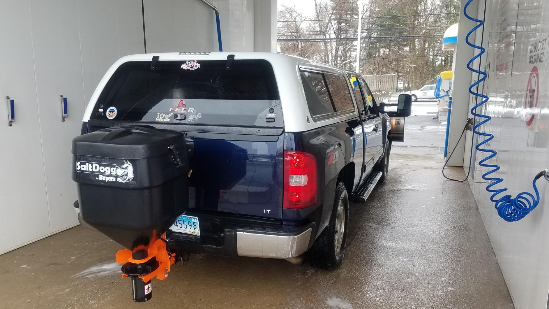 Buyers Products SaltDogg TGSUV1B Tailgate Salt Spreader, 4.4 Cu Ft / 331 lb Capacity, Hitch Mount, for SUV & Pickup Truck, Gravity Feed w/ Manual Gate, 12V Electric Drive, Poly Hopper, Residential Use customer photo 2