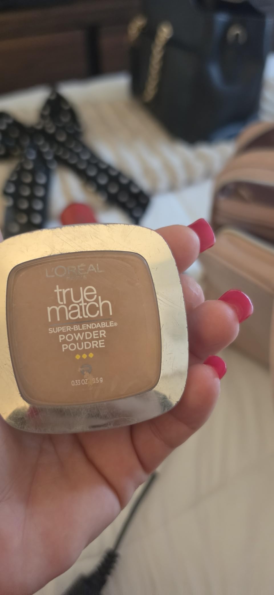 L'Oreal Paris True Match Super Blendable Oil Free Powder Foundation, W4 Light Medium, 0.33 oz, Packaging May Vary customer photo 1