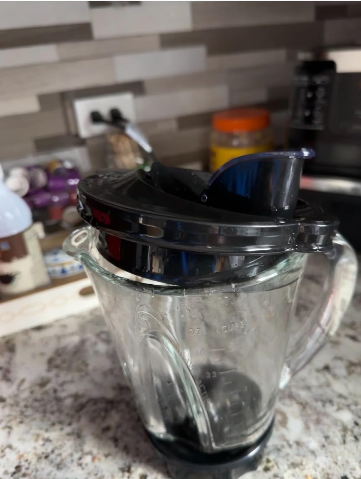 Hamilton Beach Wave Crusher Blender For Smoothies With 40 Oz Glass Jar and 14 Functions, Ice Sabre Blades & 700 Watts for Consistently Smooth Results, Black + Stainless Steel (54221) customer photo 1