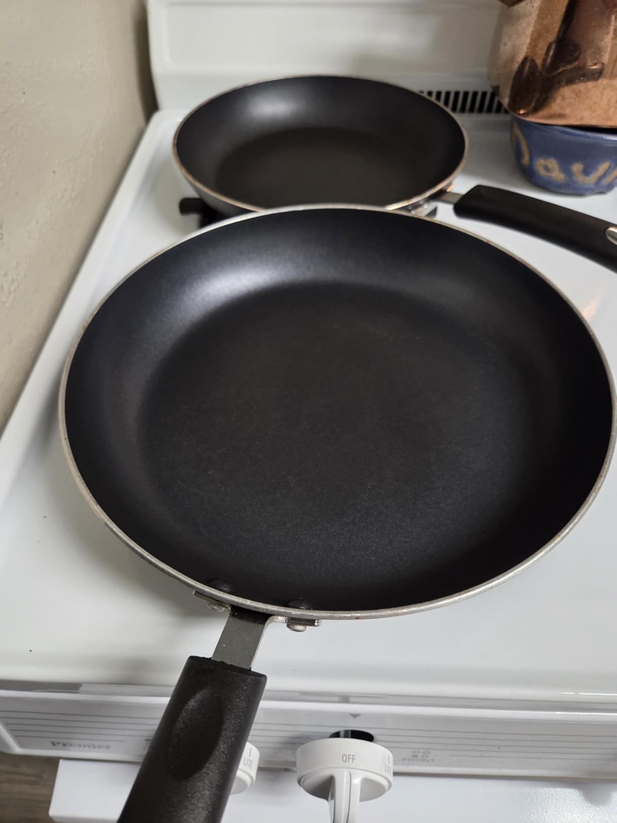 Utopia Kitchen Nonstick Frying Pan Set 3 Piece 8 9.5 11 Inch PFOA Free Grey customer photo 1