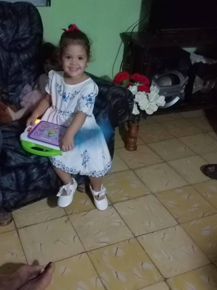 LeapFrog 100 Words Book customer photo 2
