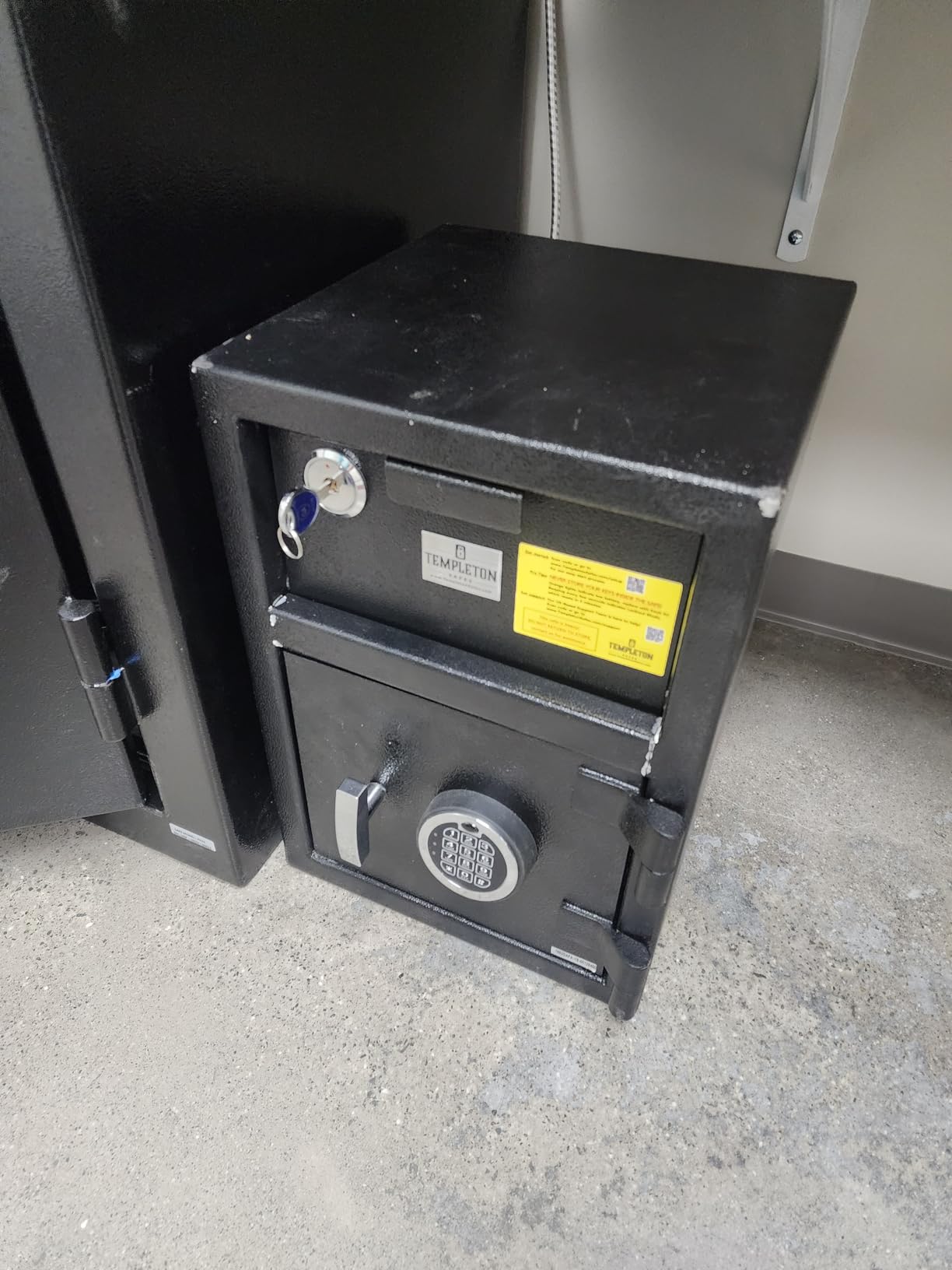 T862 Depository Drop Safe, Multi-User Keypad, 1.12 CBF customer photo 1