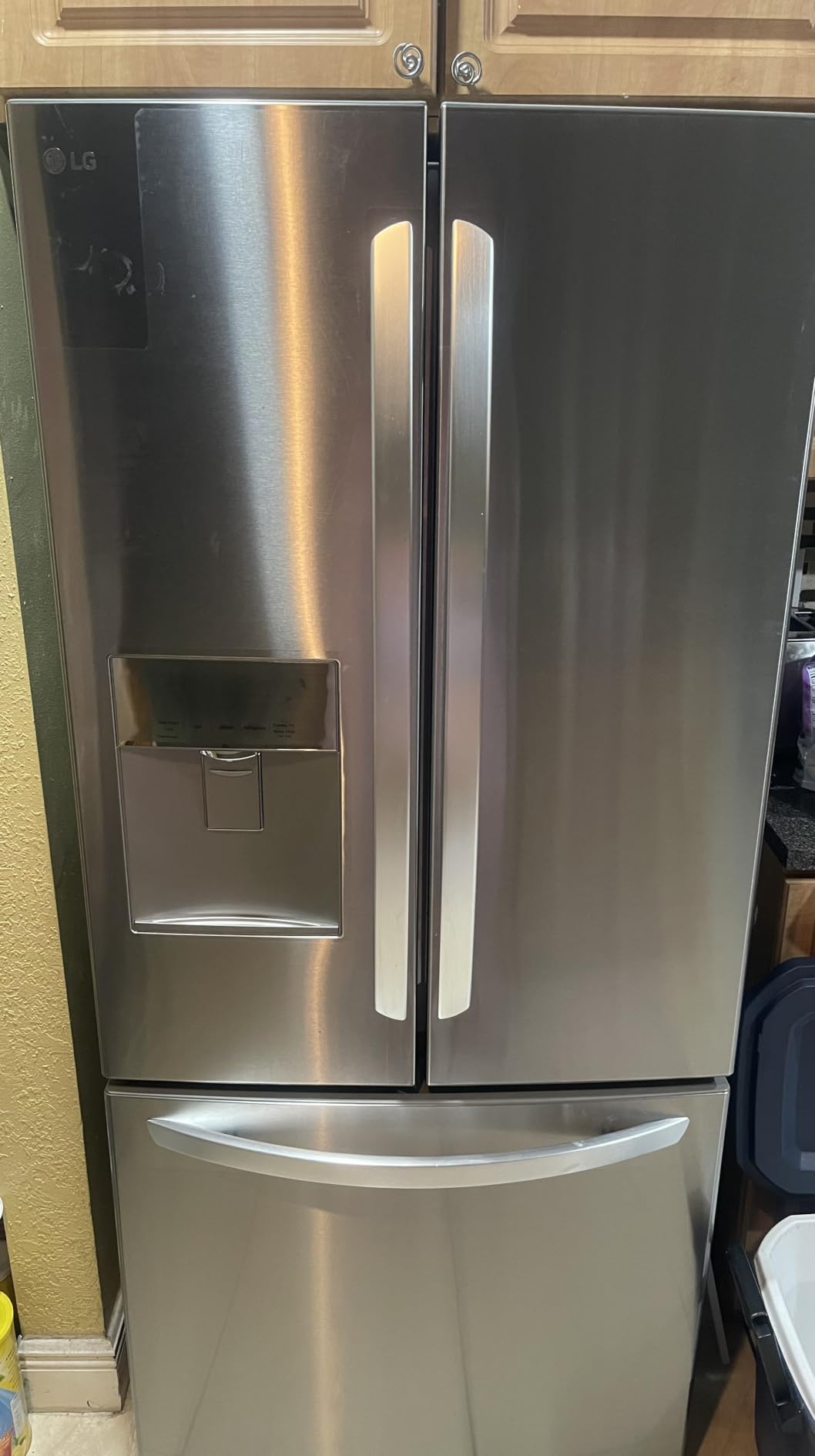 LG LFDS22520S - Refrigerator/Freezer - French Door Bottom Freezer with Water Dispenser - Stainless Steel customer photo 2