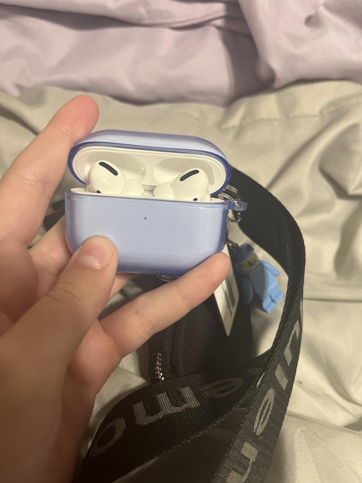 AirPods Pro 1st Gen Renewed customer photo 2