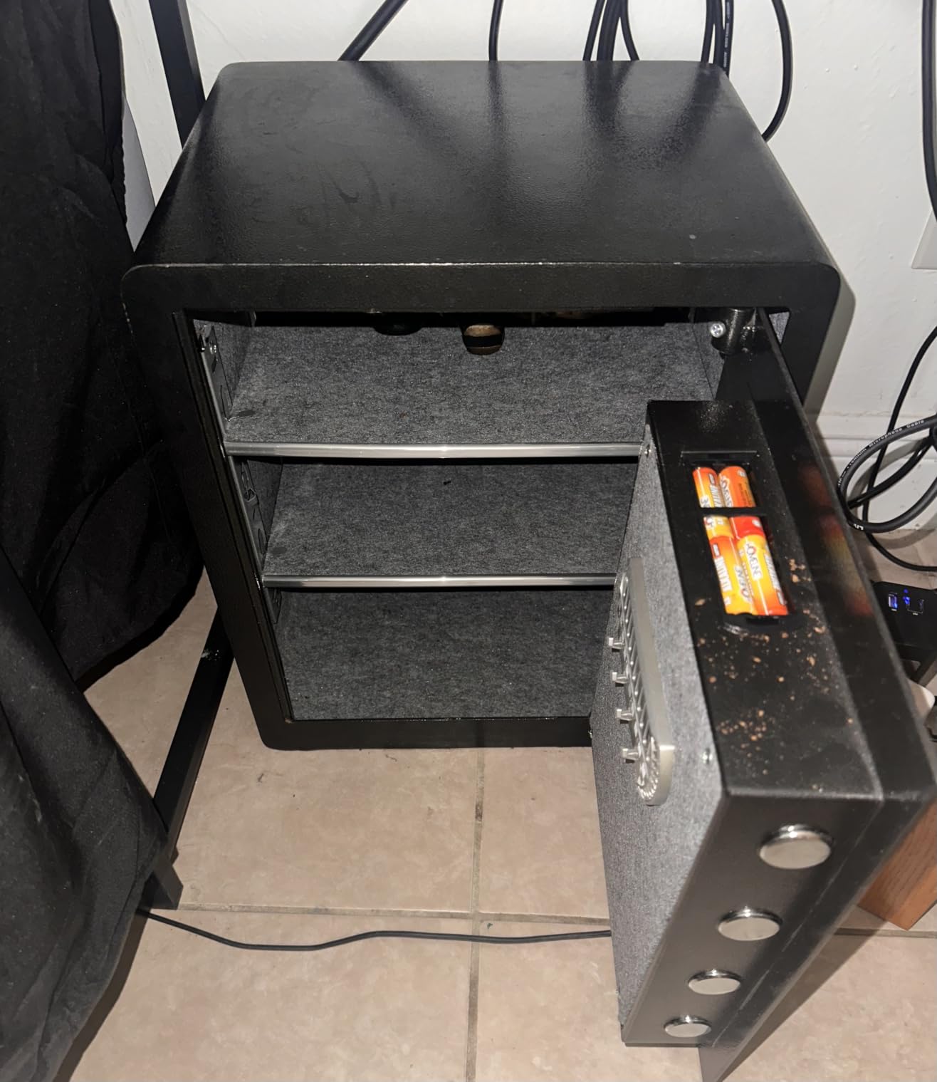 DAYI Safe Box, 2.0 Cu. Ft. Home Safes with Fireproof Bag for Valuables Docs customer photo 2