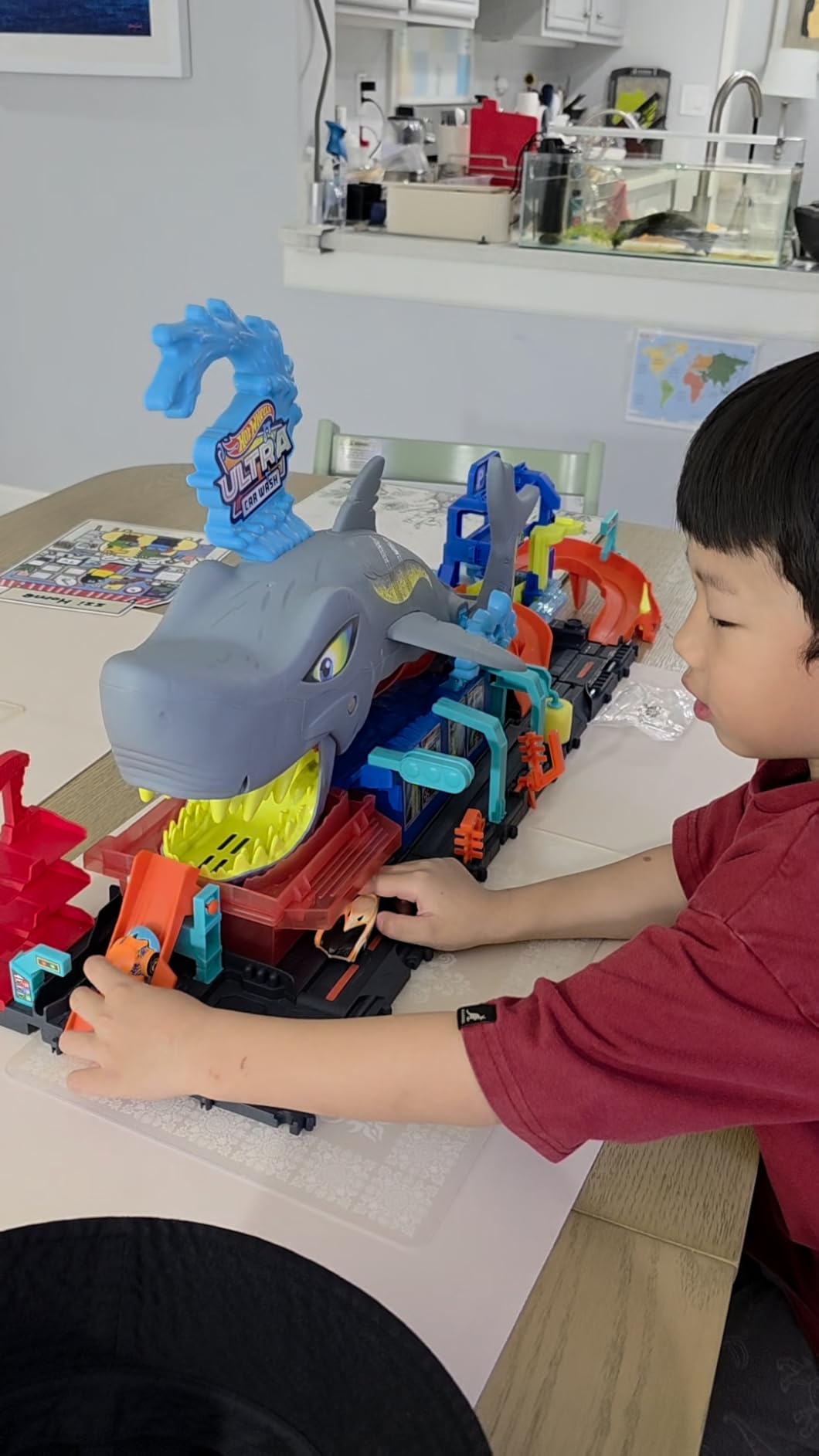Hot Wheels City Ultra Shark Car Wash & Color Reveal Toy Vehicle customer photo 1