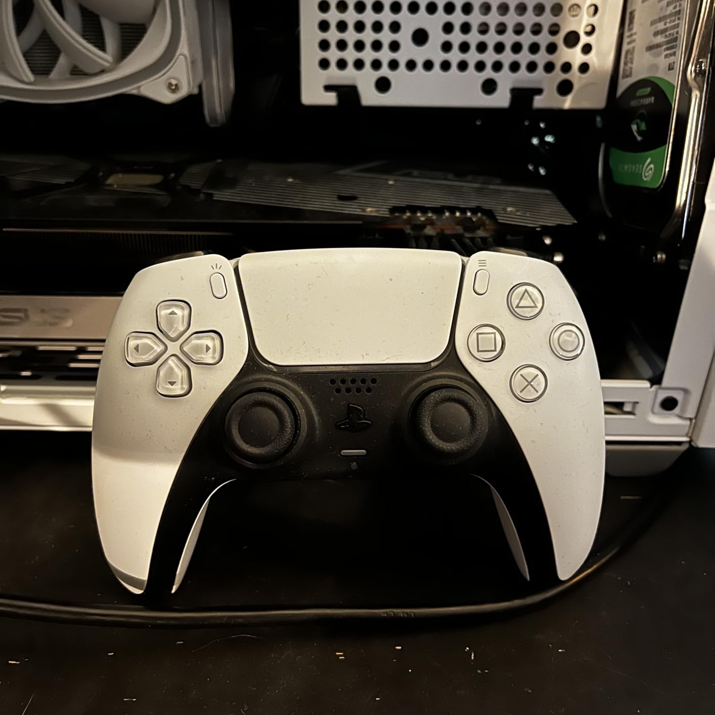 DualSense White customer photo 1