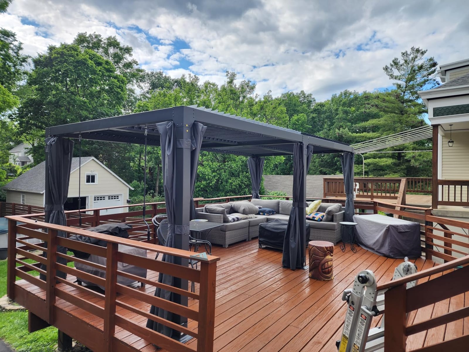 EROMMY 12x20 Louvered Pergola with Side Pull-Down Screen, Outdoor Aluminum Pergola with Thickened Frame and Adjustable Metal Rainproof Roof for Deck Patio Garden Yard, Black-Gray customer photo 2