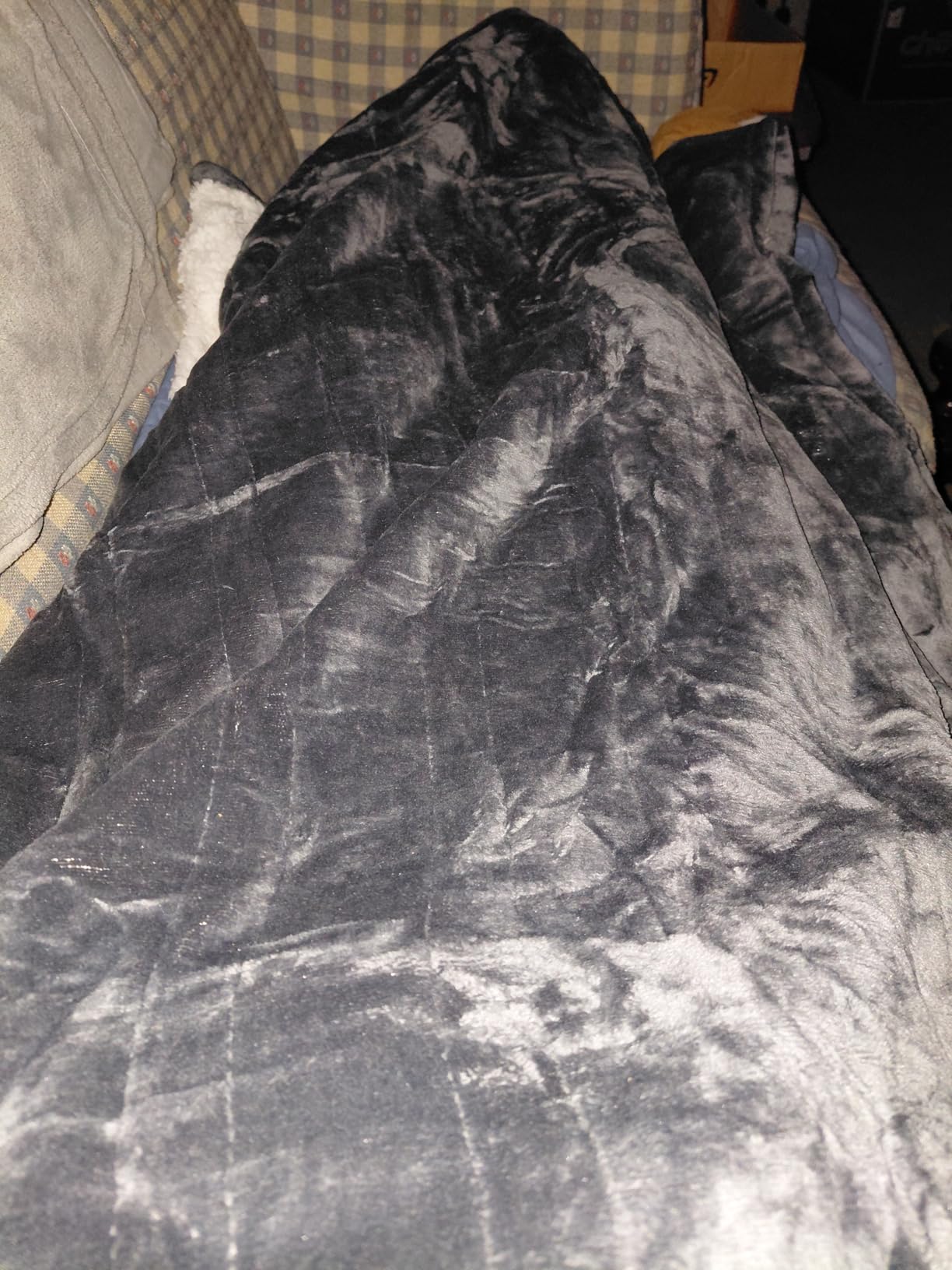 ESTINGO Sherpa King Blanket customer photo 1