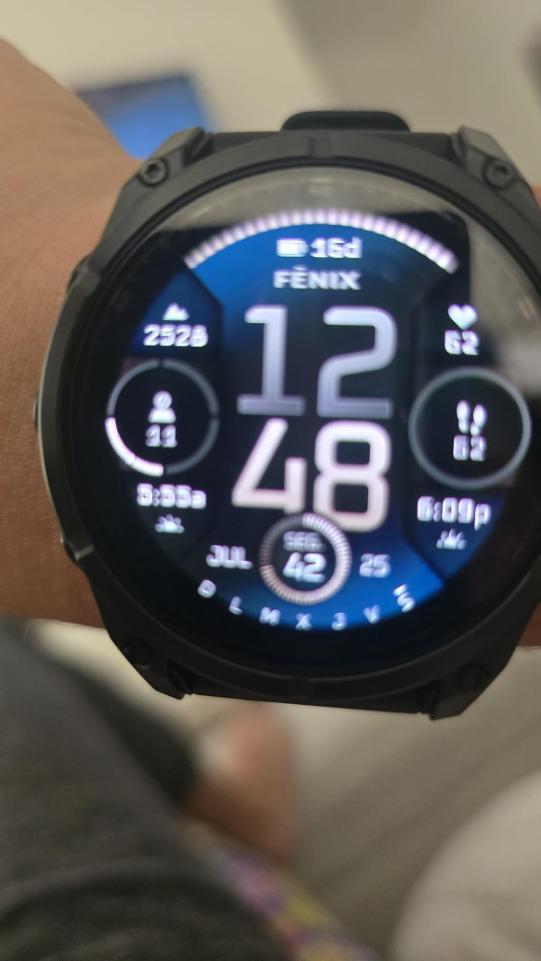 Garmin fēnix® 8, Sapphire, 47mm, DLC Titanium, Black/Pebble Gray customer photo 1