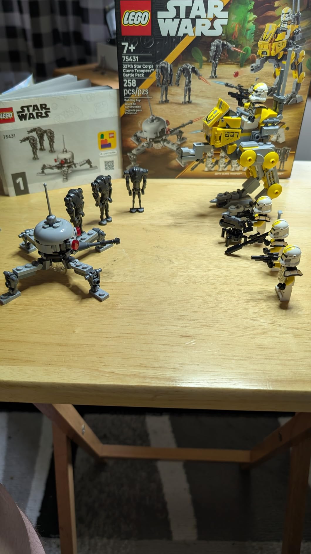 LEGO Star Wars 327th Star Corps Clone Troopers Battle Pack Building Toy - Pretend Play Set for Boys & Girls, Ages 7+ - Collectible Model Kit & Kids Room Decor - Gift Idea for Birthdays - 75431 customer photo 2