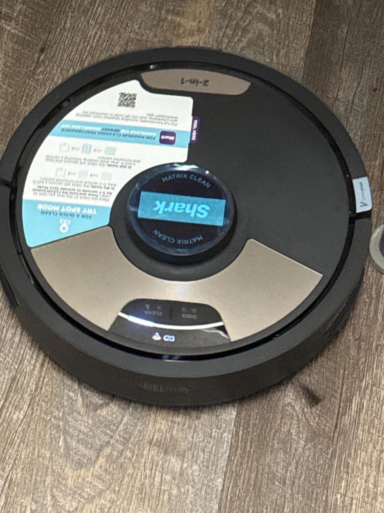 Shark Navigator Robot Vacuum, 60-Day Self-Emptying Base, White, AV2120 customer photo 2